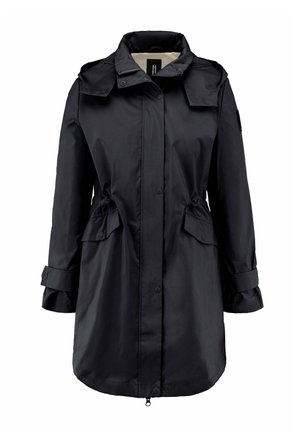 Czarny płaszcz przeciwdeszczowy o długości do połowy uda z regulowanymi trokami w talii, kieszeniami z patkami, mankietami na guziki oraz wysokim kołnierzem z zapięciem na zatrzask.
