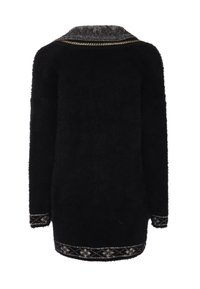 Maglione nero morbido con un colletto testurizzato bianco e nero, dettagli dorati e orlo decorato. Maniche lunghe con una vestibilità rilassata.