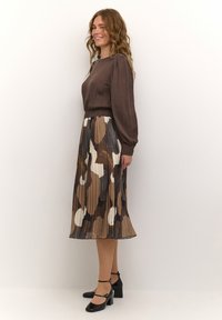Culture CUCARLY - Dienas kleita - brown art