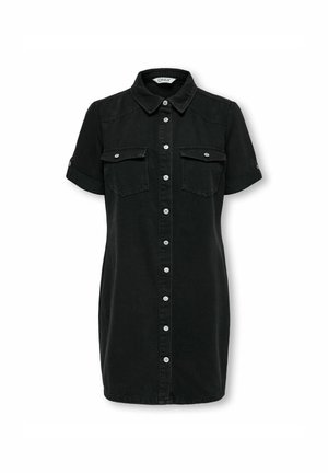 Czarna jeansowa sukienka z krótkimi rękawami, zapinana na guziki z przodu, z dwiema kieszeniami na klatce piersiowej i kołnierzykiem. Posiada proste cięcie i gładką teksturę.