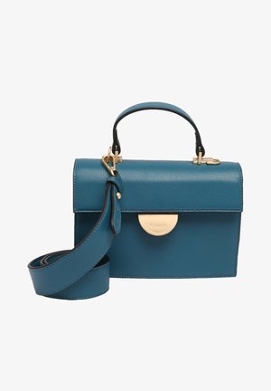 Tyrkysová kožená kabelka s pevnou strukturou, horním madlem a nastavitelným popruhem. Má zlatou sponu a hladkou texturu.