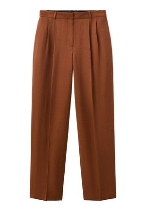 Pantalones marrones a medida de pierna recta con pinzas delanteras y trabillas para cinturón, presentados sobre un fondo blanco.