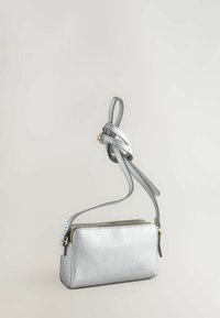 Next UTILITY STUD - Skuldertasker - metallic