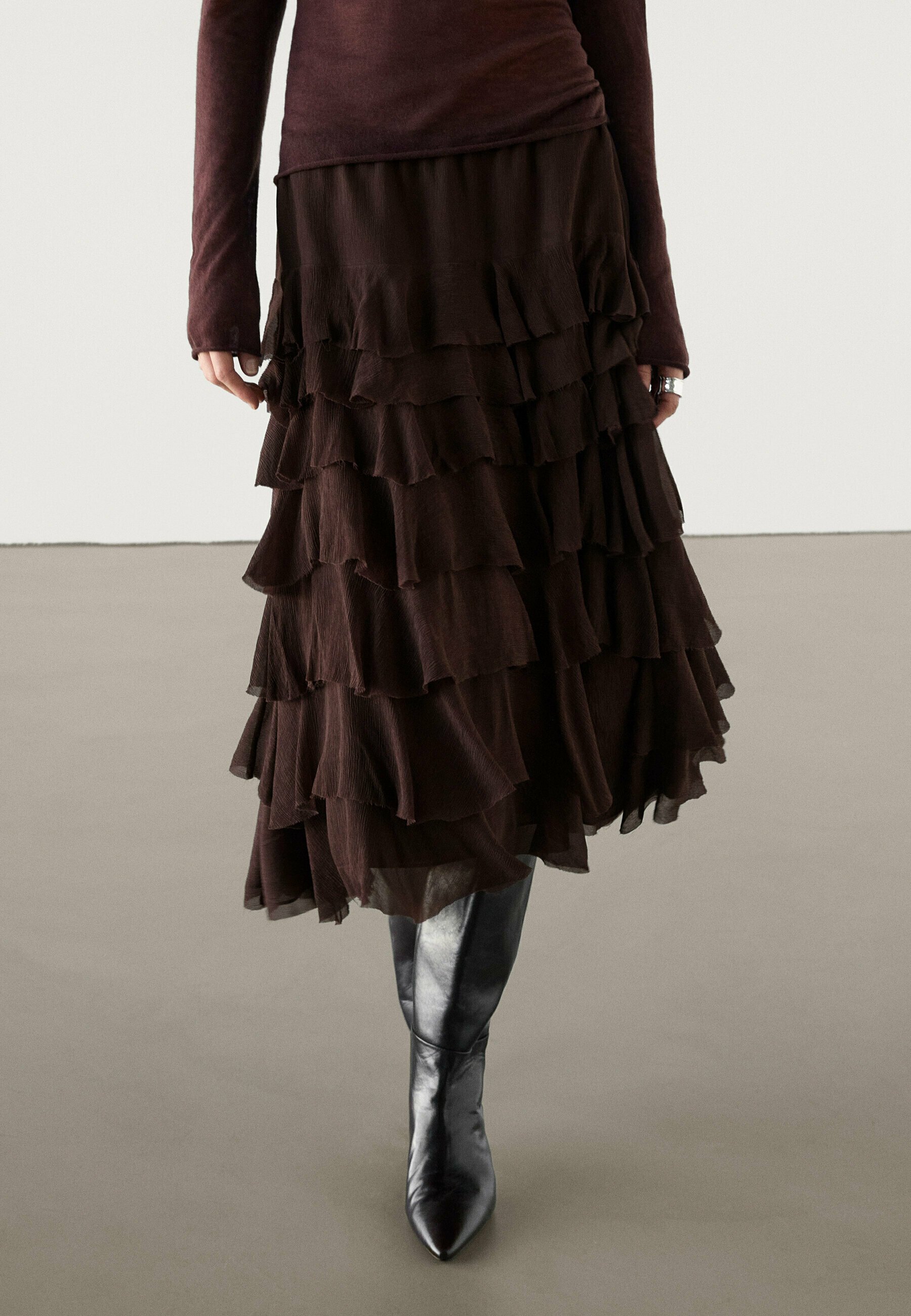 【Massimo Dutti】Midi skirt with ruffle detail Midi skirt with ruffle detail · Cream · Sunglasses | Massimo