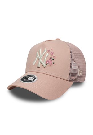 Gorra de béisbol de color rosa claro con logo blanco de NY y flores de cerezo rosa bordadas, panel trasero de malla y visera curva con etiqueta de New Era.