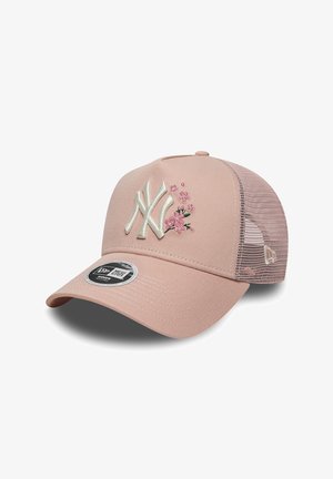 Gorra de béisbol de color rosa claro con logo blanco de NY y flores de cerezo rosa bordadas, panel trasero de malla y visera curva con etiqueta de New Era.