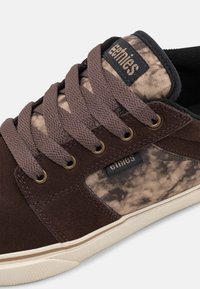 Etnies BARGE - Sapatilhas de skate - brown/tan/black