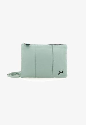 Borsa a tracolla in pelle azzurro chiaro con chiusura lampo e tracolla sottile regolabile, con piccolo logo "Gabs" sul davanti.