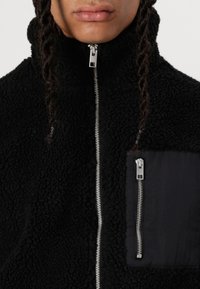 Jack & Jones JJBRADLEY JACKET - Fleecejas - black
