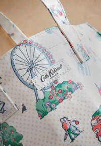 Cath Kidston Torbica - ecru lovely london
