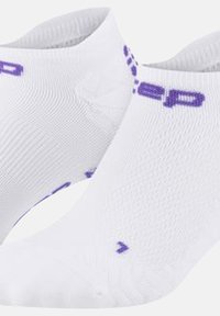 Weiße Knöchelsocken mit lila Markenlogo und Akzenten. Hergestellt aus einem glatten, flexiblen Material mit einem niedrig geschnittenen Design für einen engen Sitz.