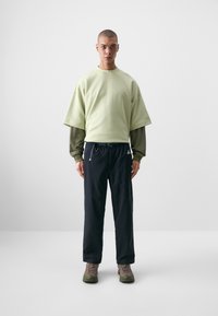 Nike ACG - HIKE PANT - Pantalones - black/anthracite/summit white Imagen en miniatura 1