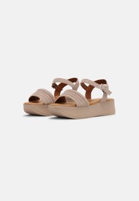 Tamaris Sandály na platformě - taupe