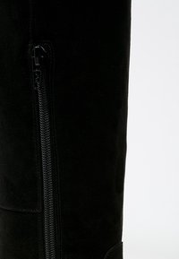 Zign Kozačky nad kolena - black