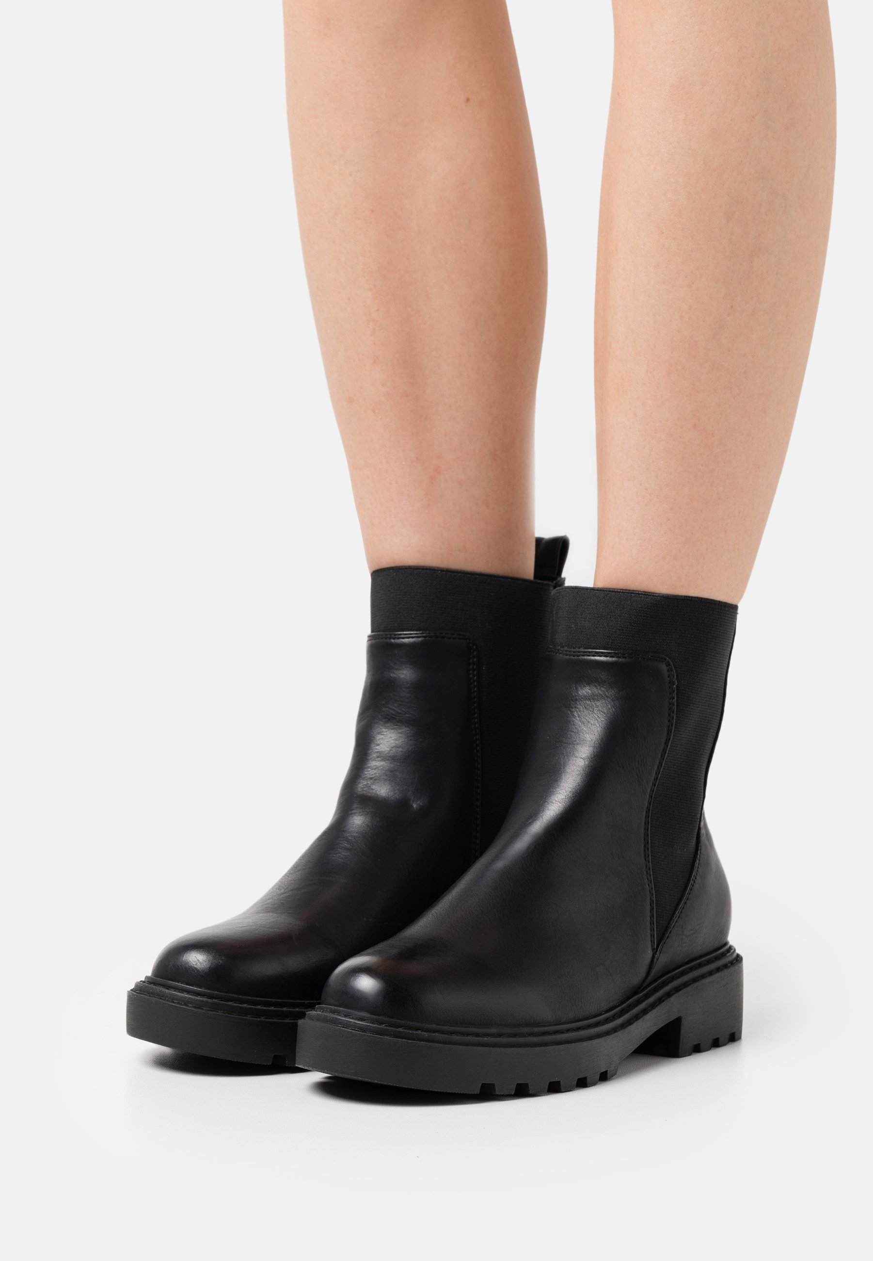 XTI Botines con plataforma - black/negro - Zalando.es