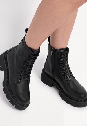 Tamaris, STIEFELETTE - Bottines à lacets - black