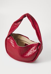 Thumbnail Image 3