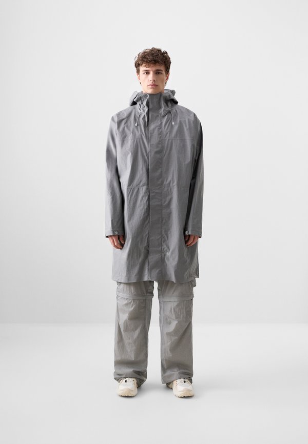 LATITUDE FLIGHT VEST PONCHO 2-IN-1 - Regenjacke / wasserabweisende Jacke - cement