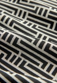 Next GEO PATTERN  - REGULAR FIT - Printtipaita - black white