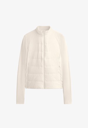 Pufferjacke in Cremefarbe, mit einem hohen Kragen, durchgehendem Reißverschluss und eingezogenen Ärmeln. Hergestellt aus leichtem, glattem Material mit gestepptem Muster.