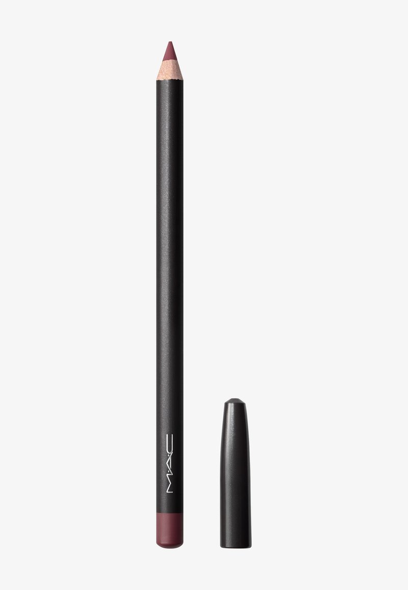 Crayon à lèvres MAC, avec un boîtier noir, de forme cylindrique mince, pointe effilée, présente une couleur bordeaux à la base et un capuchon amovible.