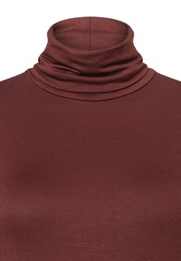 Burgunderfarbener Rollkragenpullover aus weichem, dehnbarem Stoff mit enganliegendem Design und einem doppellagigen Kragen für zusätzliche Textur.