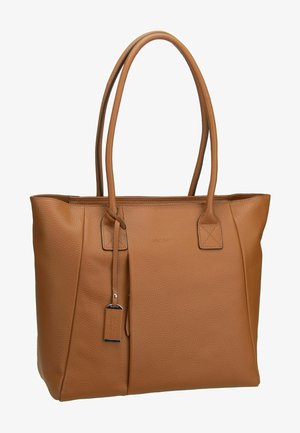 Tan leren totebag met dubbele handvatten, gestructureerd oppervlak, opvallende naden en een klein metalen label. Bondig en minimalistisch ontwerp.