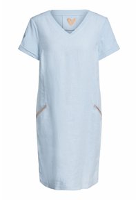 Lichtblauwe linnen jurk met een V-hals, korte mouwen en twee zijzakken met subtiele metallic accenten. Lichtgewicht en casual ontwerp.