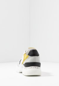 Marco Tozzi LACE UP - Sneaker low - white/lime