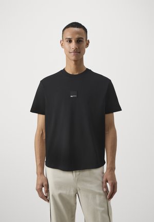 CURVED HEM - T-shirt basic - black
