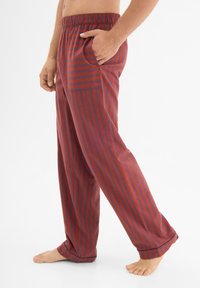 Chelsea Peers STRIPE - Pyjamahousut/-shortsit - red blue