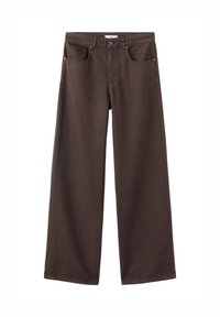 Pantalons en denim à jambe large de couleur marron foncé, avec poches avant, taille standard et design classique à cinq poches. Texture douce et robuste.