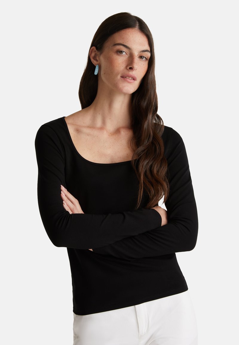 Černý dlouhý rukáv top s čtvercovým výstřihem, vyrobený z hladké tkaniny, s přiléhavým střihem a bezproblémovou konstrukcí.