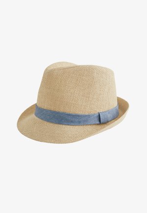 Cappello fedora di paglia beige con una fascia di tessuto azzurro chiaro, caratterizzato da una trama tessuta e un diseño classico con un corto orlo.
