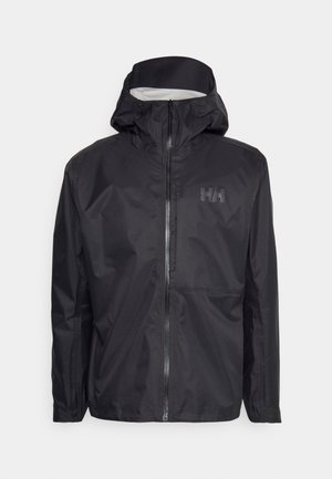 Czarna wodoodporna kurtka z wysokim kołnierzem i regulowanym kapturem. Posiada zamek błyskawiczny z przodu oraz subtelne logo na piersi. Gładki, lekki materiał.