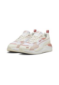 Puma SNEAKERS - Sportcipő - frosted ivory white deeva peach island pink