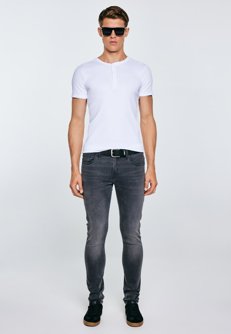 T-shirt Rouge Homme Pepe jeans Connor | Espace des marques