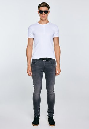 T-shirts basic - weiß