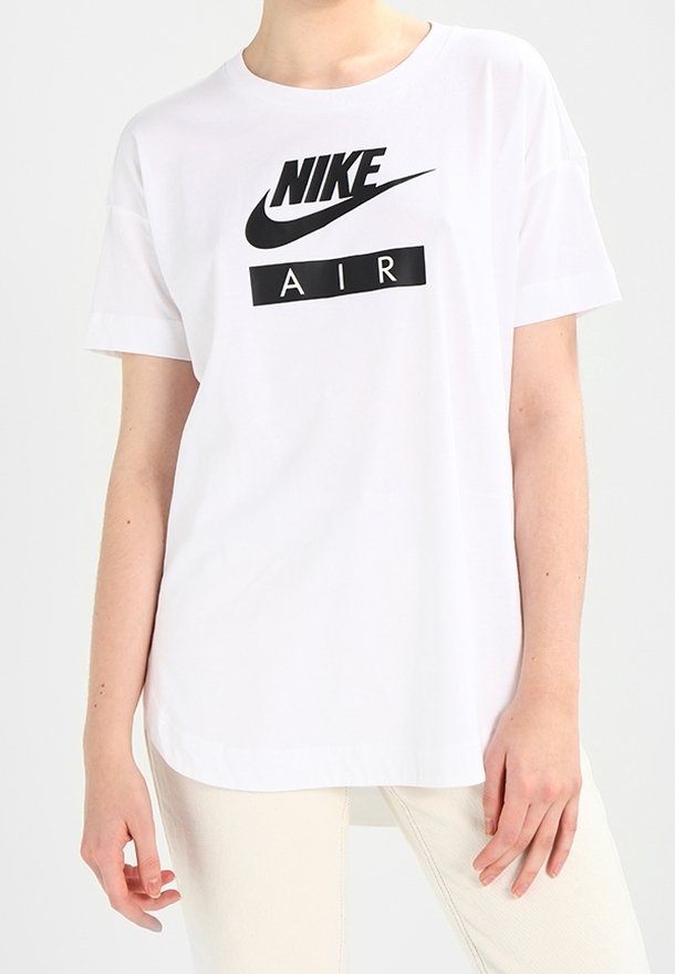 Weißes Baumwoll-T-Shirt mit einem schwarzen Nike-Logo und dem Schriftzug "AIR" in fetter Schrift. Rundhalsausschnitt und kurze Ärmel, lockere Passform.