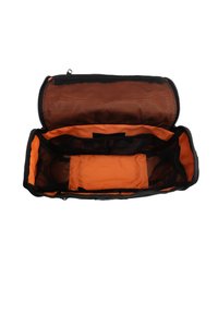Borsa a soffietto nera con una parte superiore in rete con zip e fodera interna arancione. Presenta una base piatta e scomparti laterali per l'organizzazione.