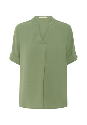 Lysegrøn kortærmet bluse med opkærrede manchetter, en V-udskæring i kraven og et subtilt overlappende frontpanel.