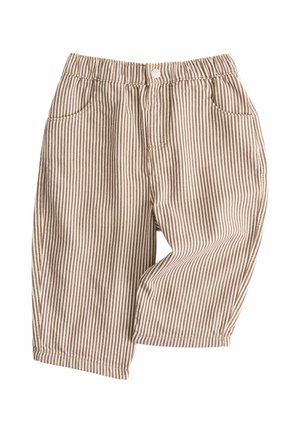 Pantalones beige para niños pequeños con finas rayas verticales marrones, cintura elástica, cierre con botón y bolsillos delanteros.