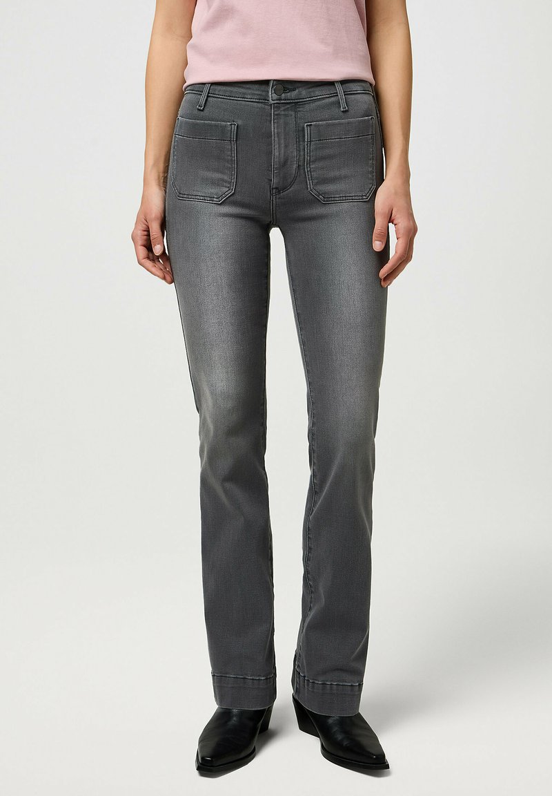Wrangler FLARE - Zvonové džínsy - frosted fronts