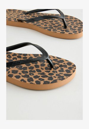 Mustat flip-flopit, joissa on leopardikuvioinen pohja; teksturoitu kumipohja, leveät hihnat ja vaalea pohjaväri tarjoavat rentoa ja mukavaa muotoilua.