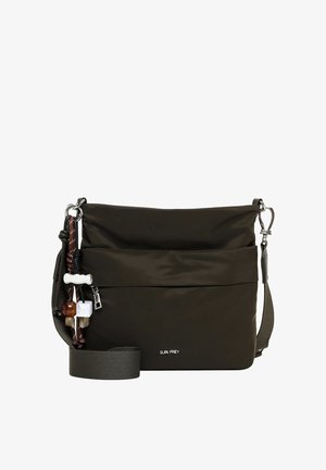 Dunkelgrüne Crossbody-Tasche mit verstellbarem Riemen, dekorativen Perlen an der Seite und kleinem "SURI FREY" Logo vorne unten in der Mitte.