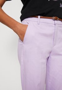 b.young DAYS CIGARET PANTS - Nohavice chinos - purple rose