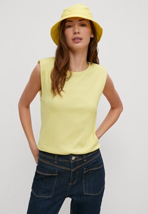 comma casual identity ÄRMELLOSES IN - Basic T-shirt - helles zitrone