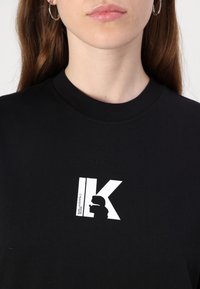 Karl Lagerfeld Jeans K LOGO - Navadna majica - black