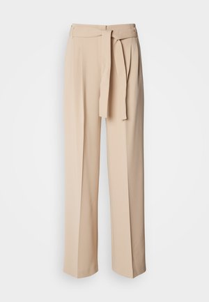 Pantaloni beige a vita alta con cintura a tie, design a gamba larga, tessuto liscio e morbido. Presentano delle pieghe sul davanti.