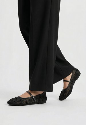 LIMMA, GALANA - Bailarinas con hebilla - black